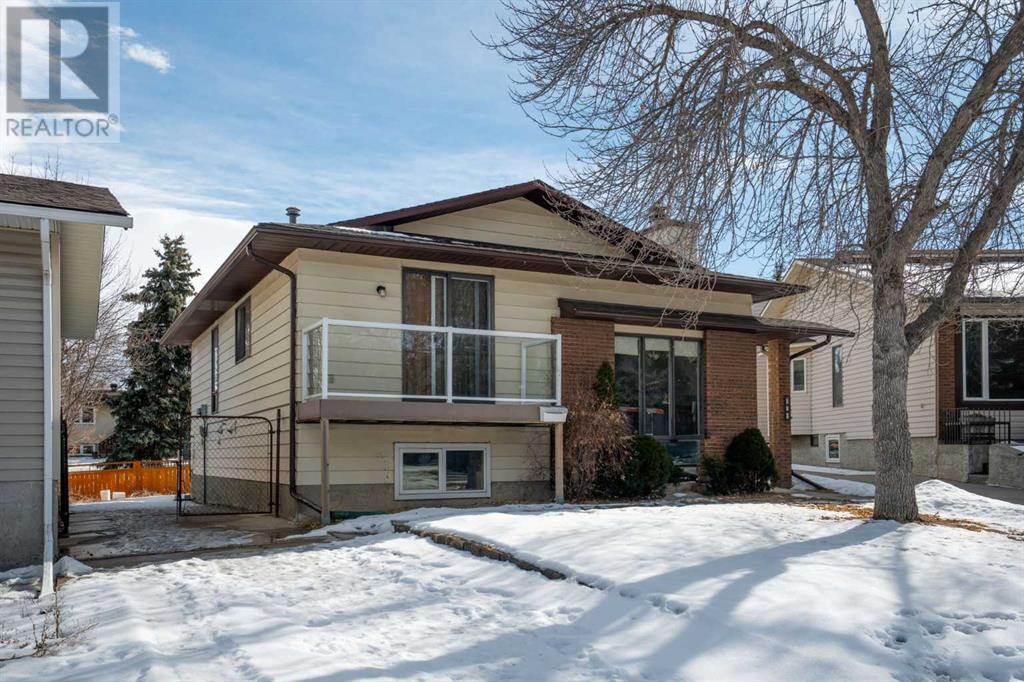 Property at 171 Berwick Way NW image 1