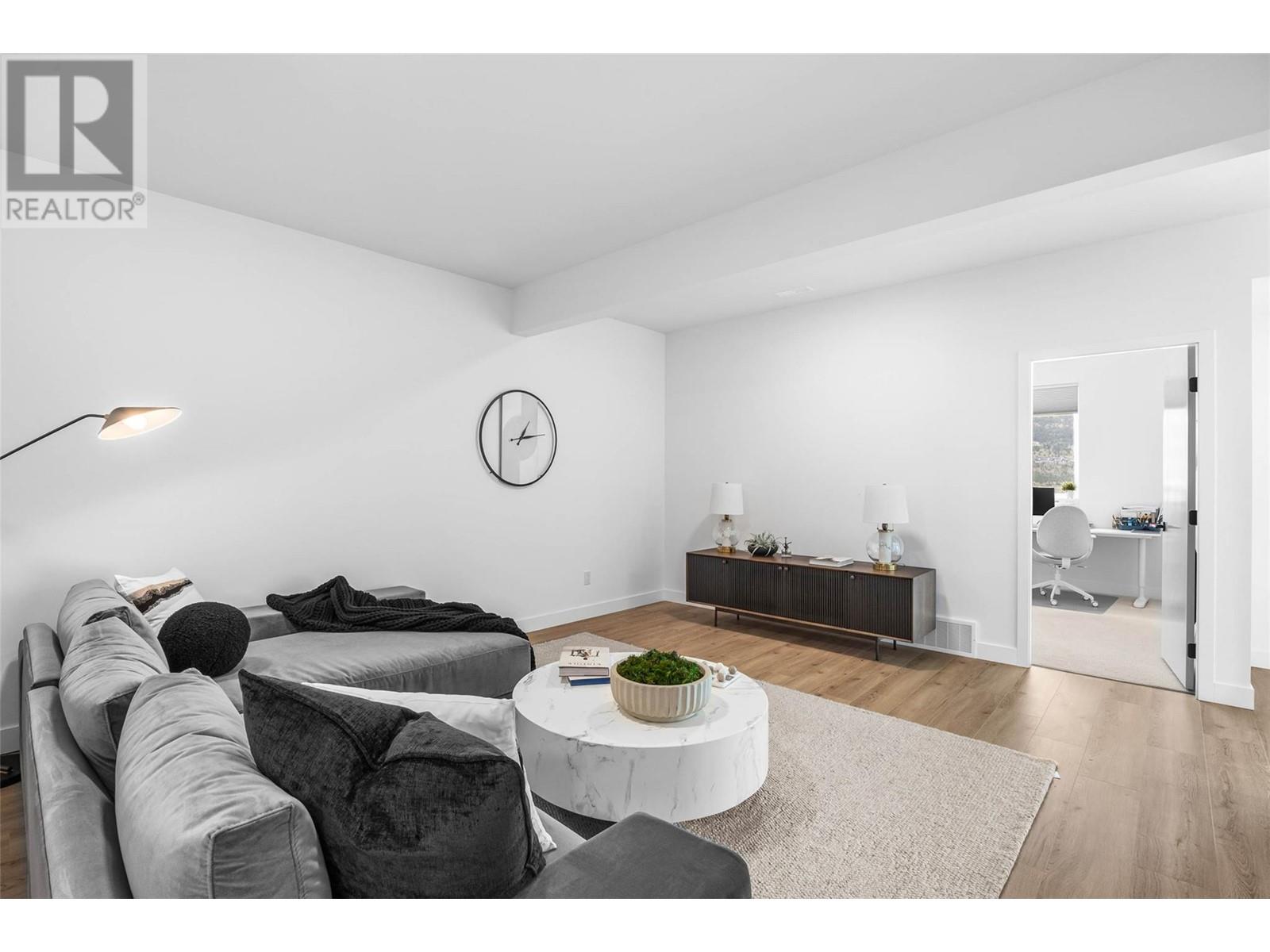 5038 Sun Rivers Drive, Kamloops, British Columbia  V2H 0E7 - Photo 19 - 10337073