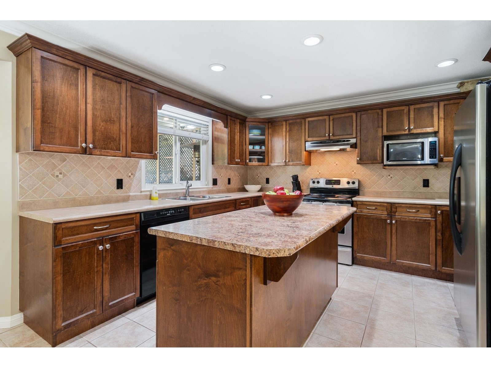 10118 171a Street, Surrey, British Columbia  V4N 3L3 - Photo 10 - R2971311