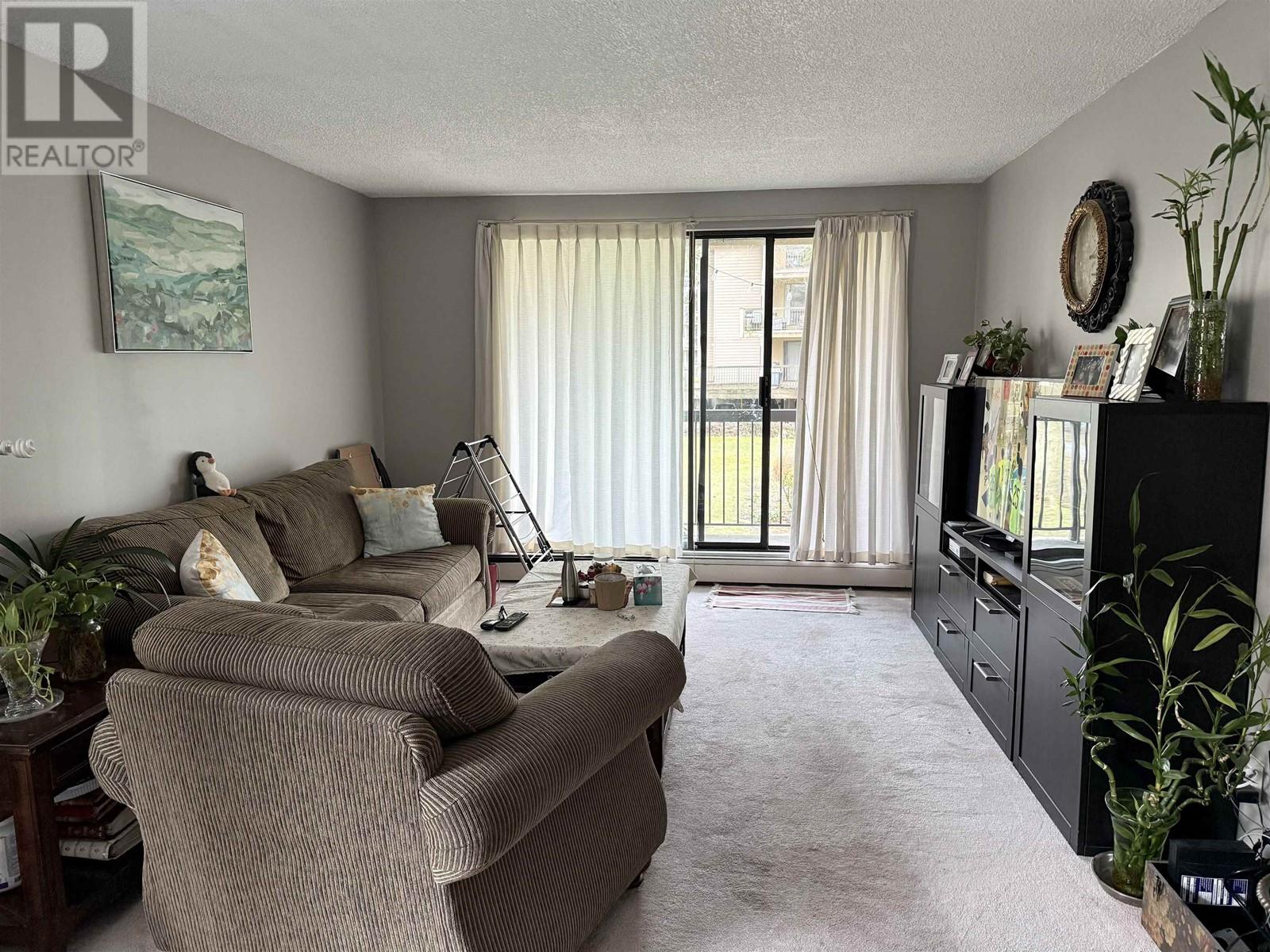 Listing Picture 4 of 15 : 118 8411 ACKROYD ROAD, Richmond / 烈治文 - 魯藝地產 Yvonne Lu Group - MLS Medallion Club Member