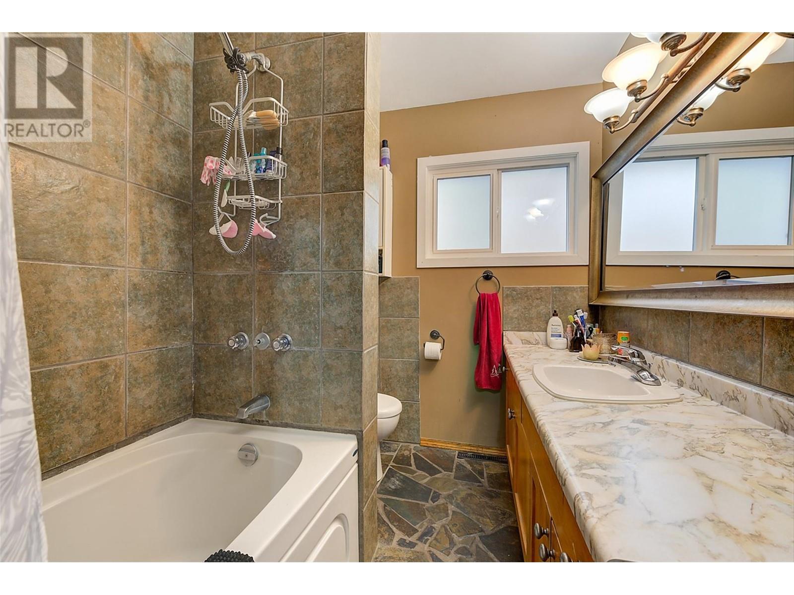 3004 37 Street, Vernon, British Columbia  V1T 6G5 - Photo 19 - 10336626