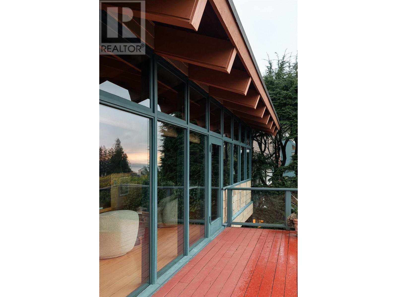 1015 Aubeneau Crescent, West Vancouver, British Columbia  V7T 1T4 - Photo 10 - R2971937
