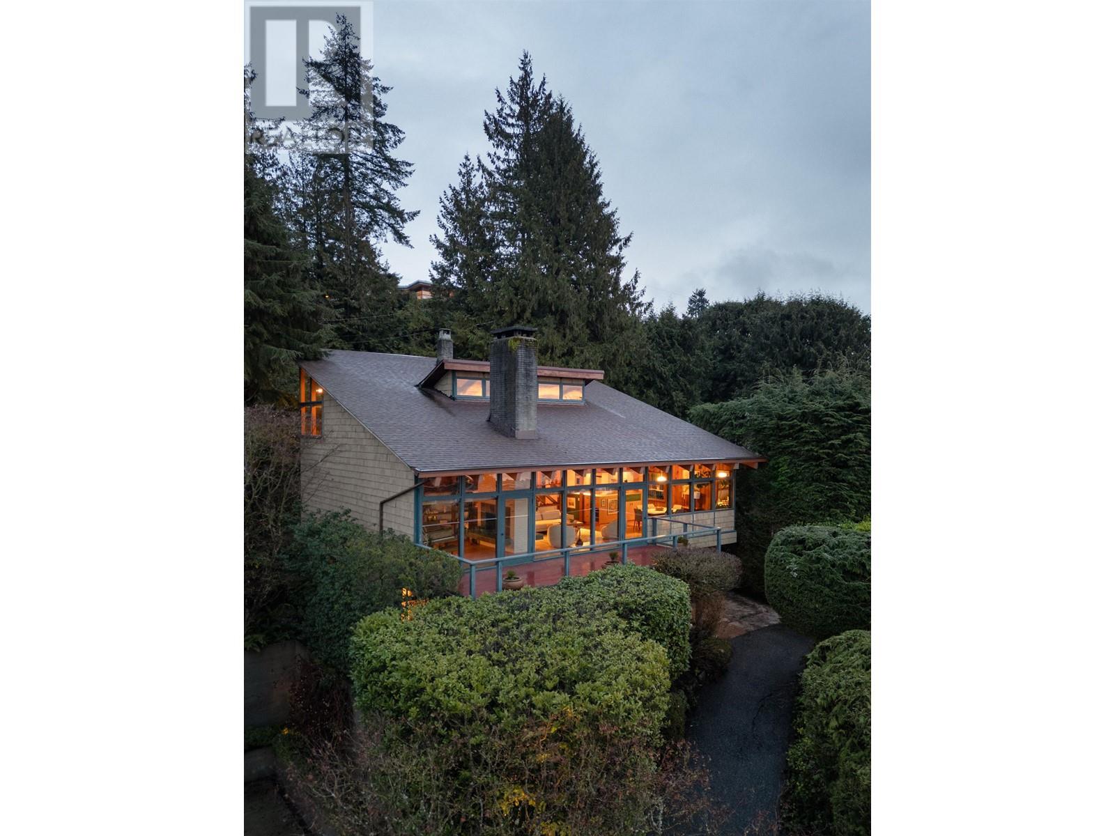 1015 Aubeneau Crescent, West Vancouver, British Columbia  V7T 1T4 - Photo 39 - R2971937