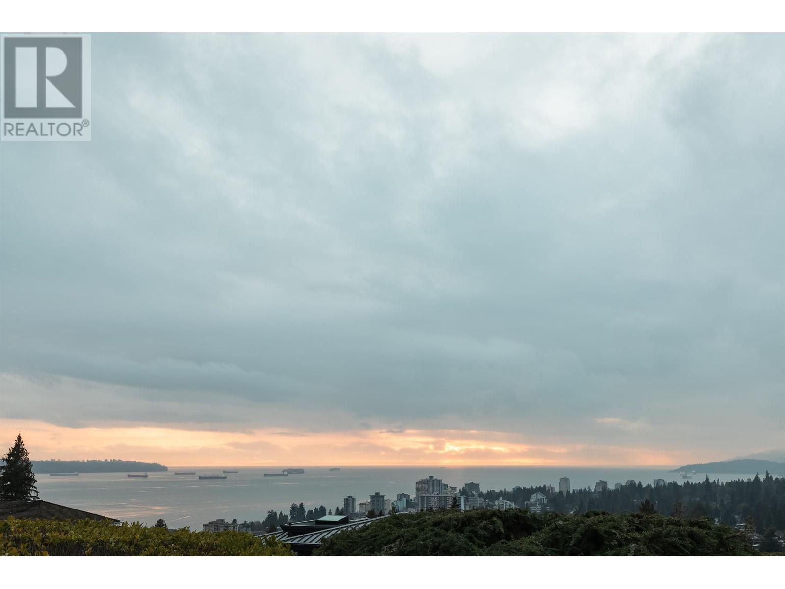 1015 Aubeneau Crescent, West Vancouver, British Columbia  V7T 1T4 - Photo 4 - R2971937