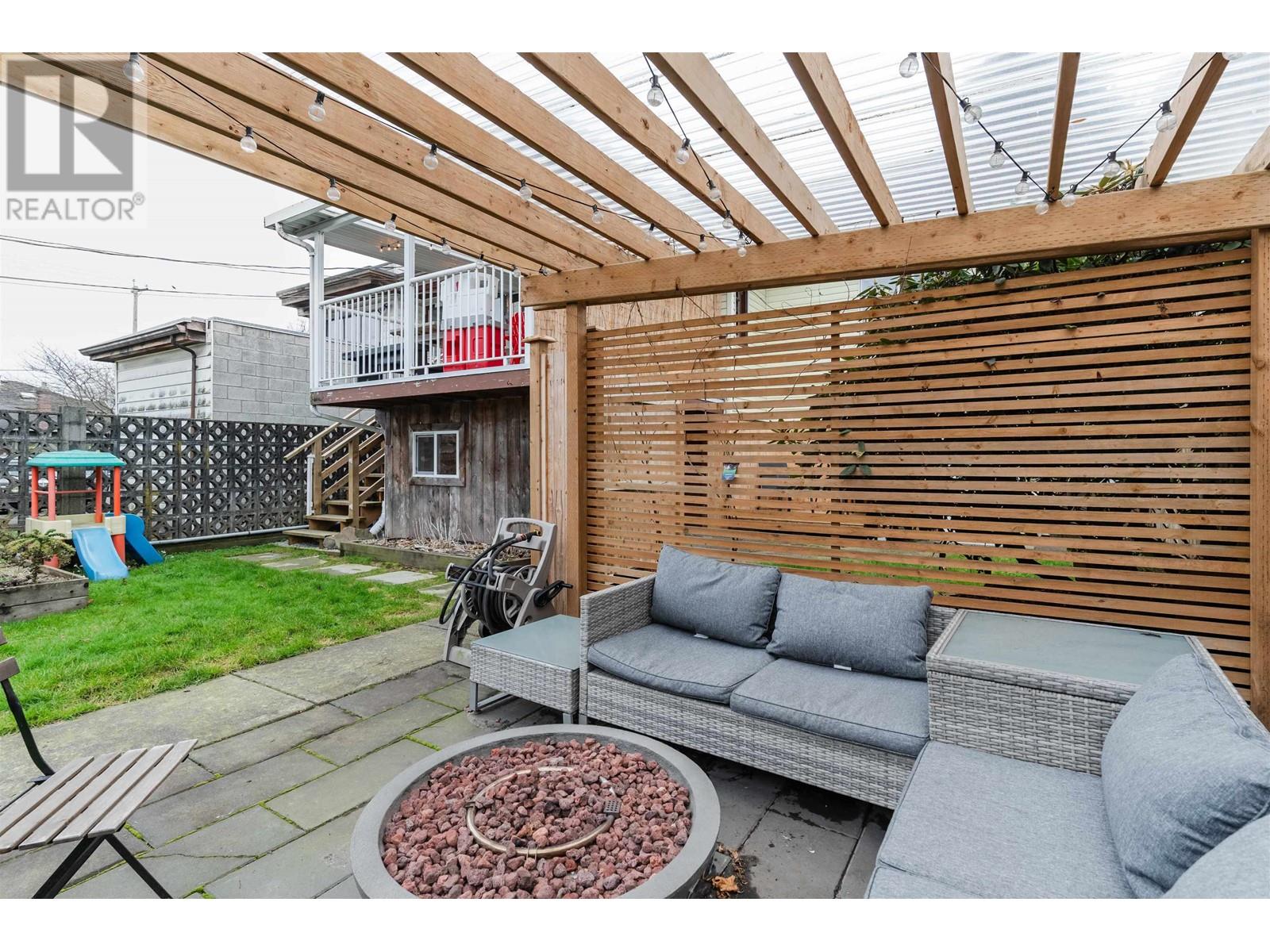 Listing Picture 28 of 38 : 2689 MCGILL STREET, Vancouver / 溫哥華 - 魯藝地產 Yvonne Lu Group - MLS Medallion Club Member