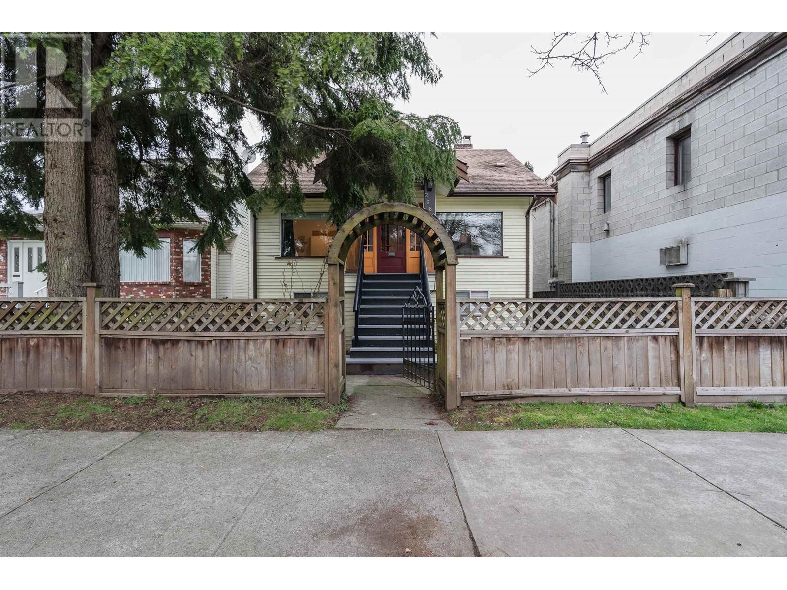 Listing Picture 34 of 38 : 2689 MCGILL STREET, Vancouver / 溫哥華 - 魯藝地產 Yvonne Lu Group - MLS Medallion Club Member