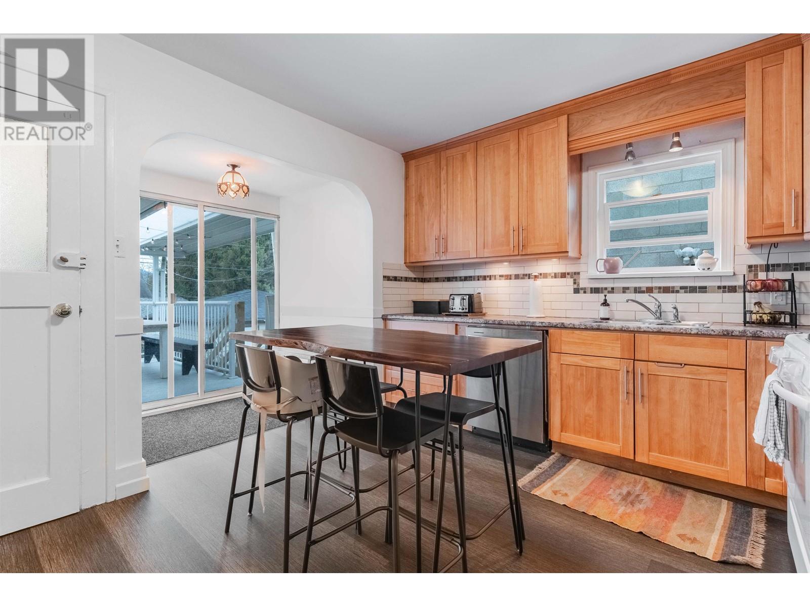 Listing Picture 5 of 38 : 2689 MCGILL STREET, Vancouver / 溫哥華 - 魯藝地產 Yvonne Lu Group - MLS Medallion Club Member