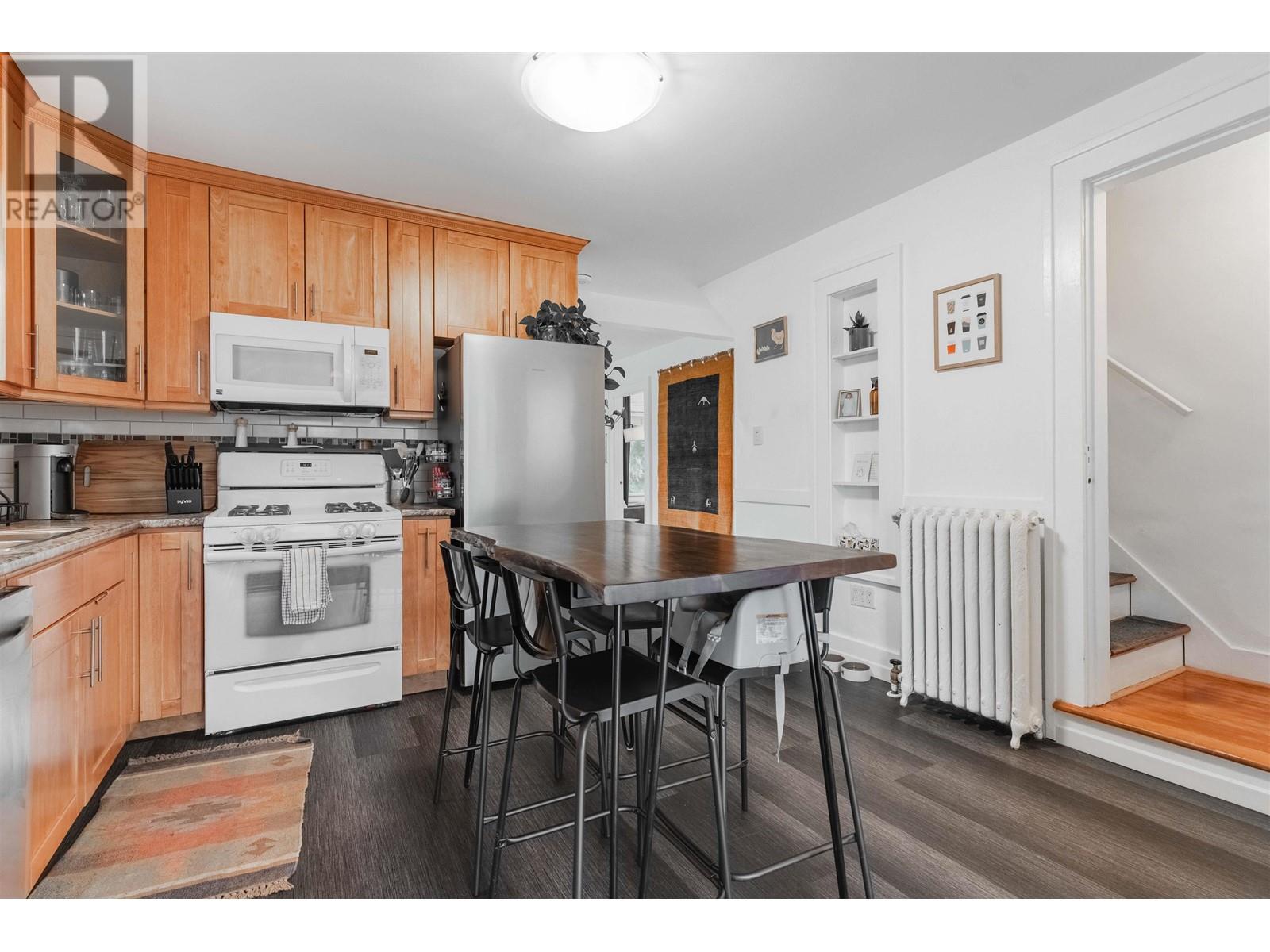 Listing Picture 6 of 38 : 2689 MCGILL STREET, Vancouver / 溫哥華 - 魯藝地產 Yvonne Lu Group - MLS Medallion Club Member