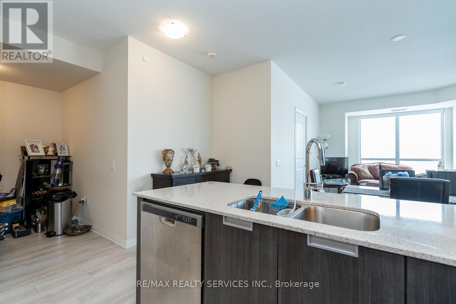 509 - 65 Watergarden Drive, Mississauga, Ontario  L5R 0G9 - Photo 10 - W11994181