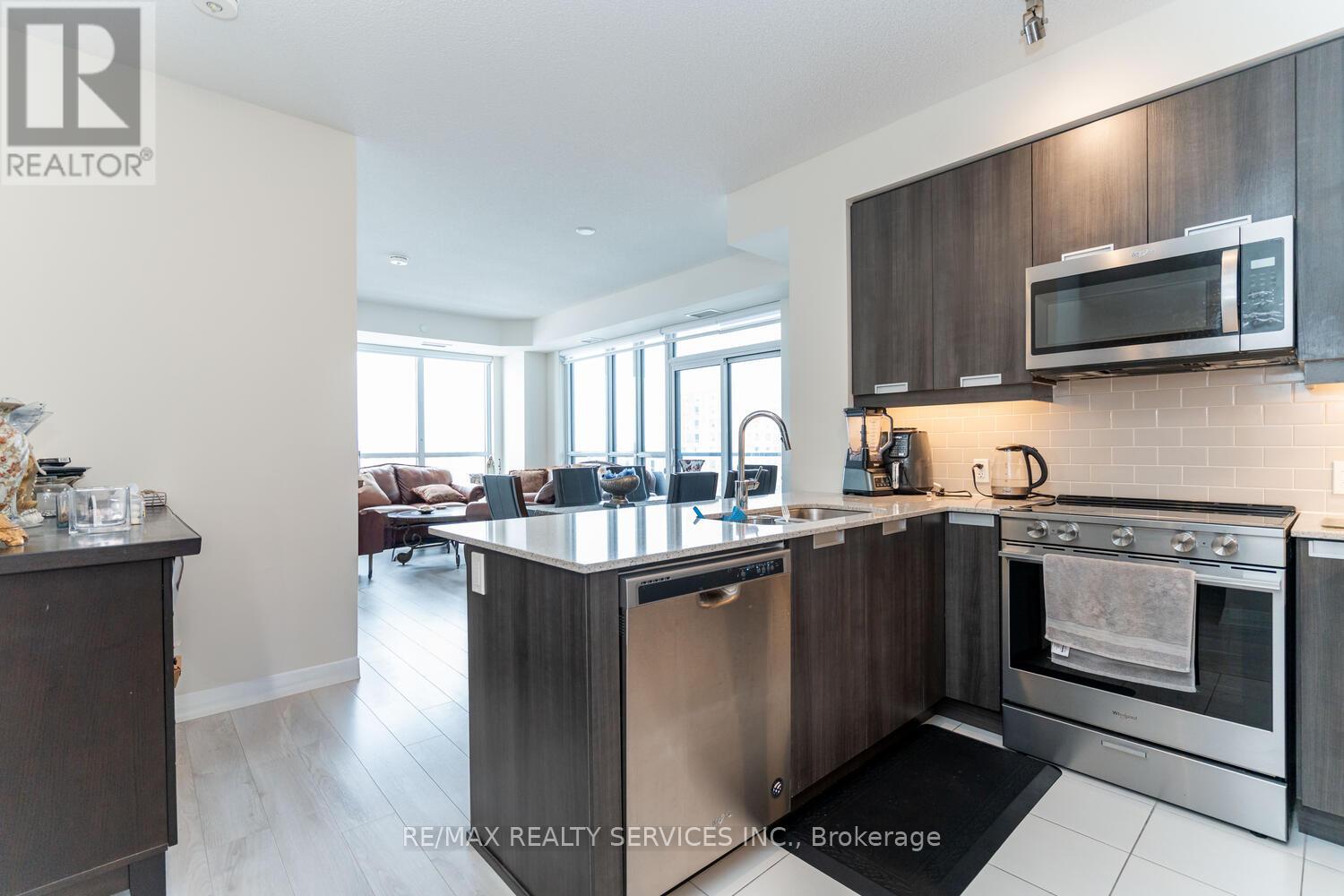 509 - 65 Watergarden Drive, Mississauga, Ontario  L5R 0G9 - Photo 8 - W11994181