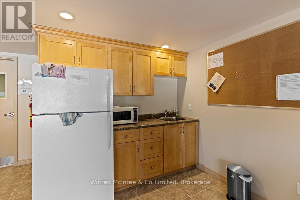 #406 - 125 William Street N, Brockton, Ontario  N0G 2V0 - Photo 40 - X11994354