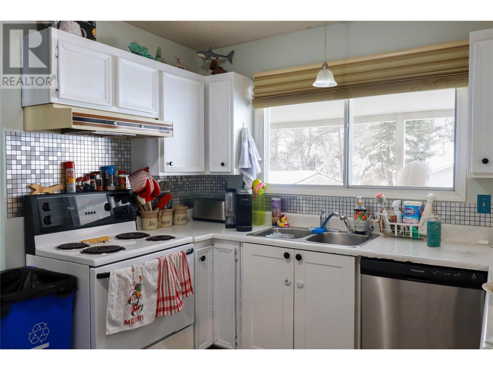 Property at 12115 Marshall Crescent image 5