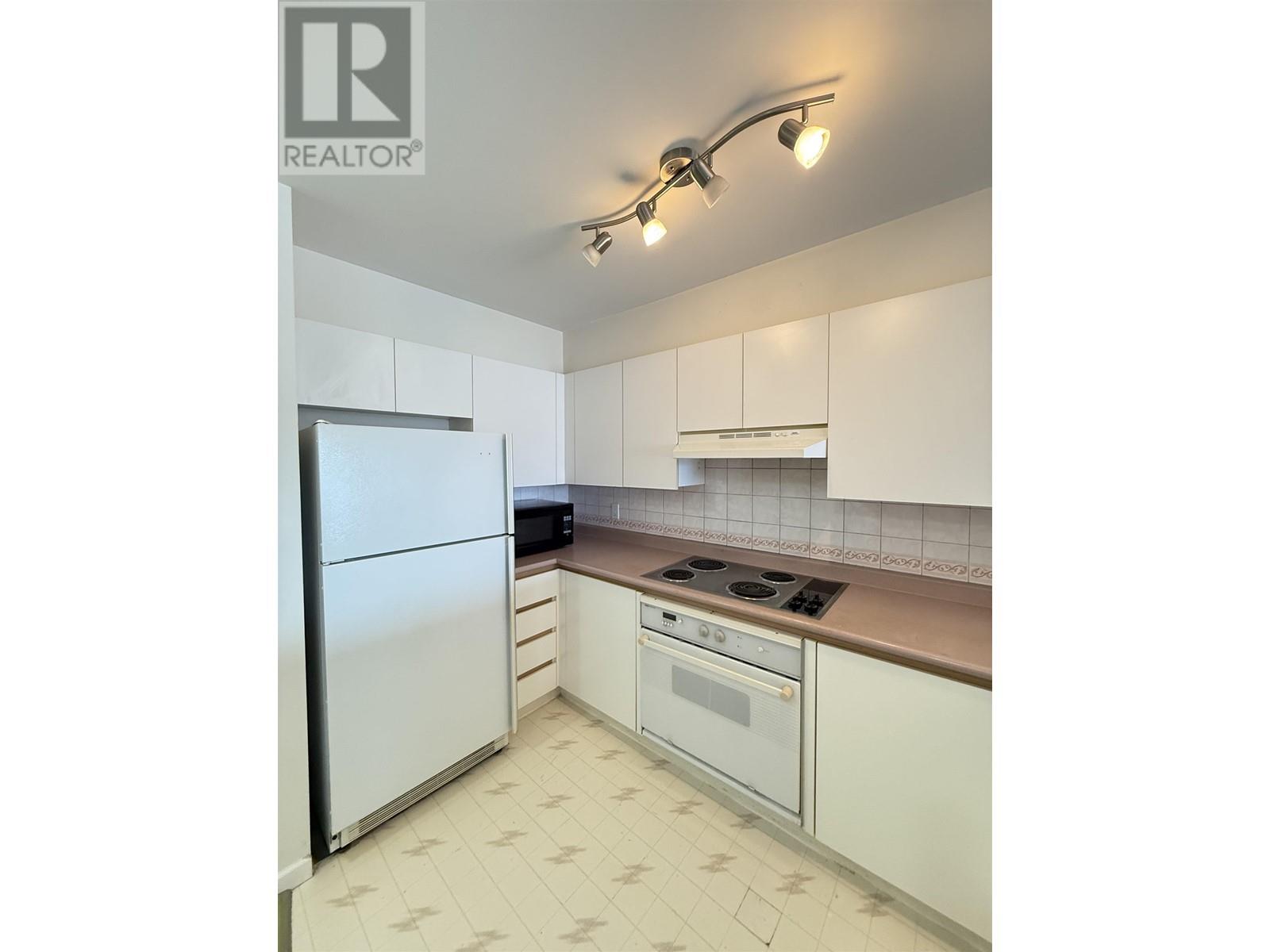 Listing Picture 8 of 14 : 308 8600 JONES ROAD, Richmond / 烈治文 - 魯藝地產 Yvonne Lu Group - MLS Medallion Club Member