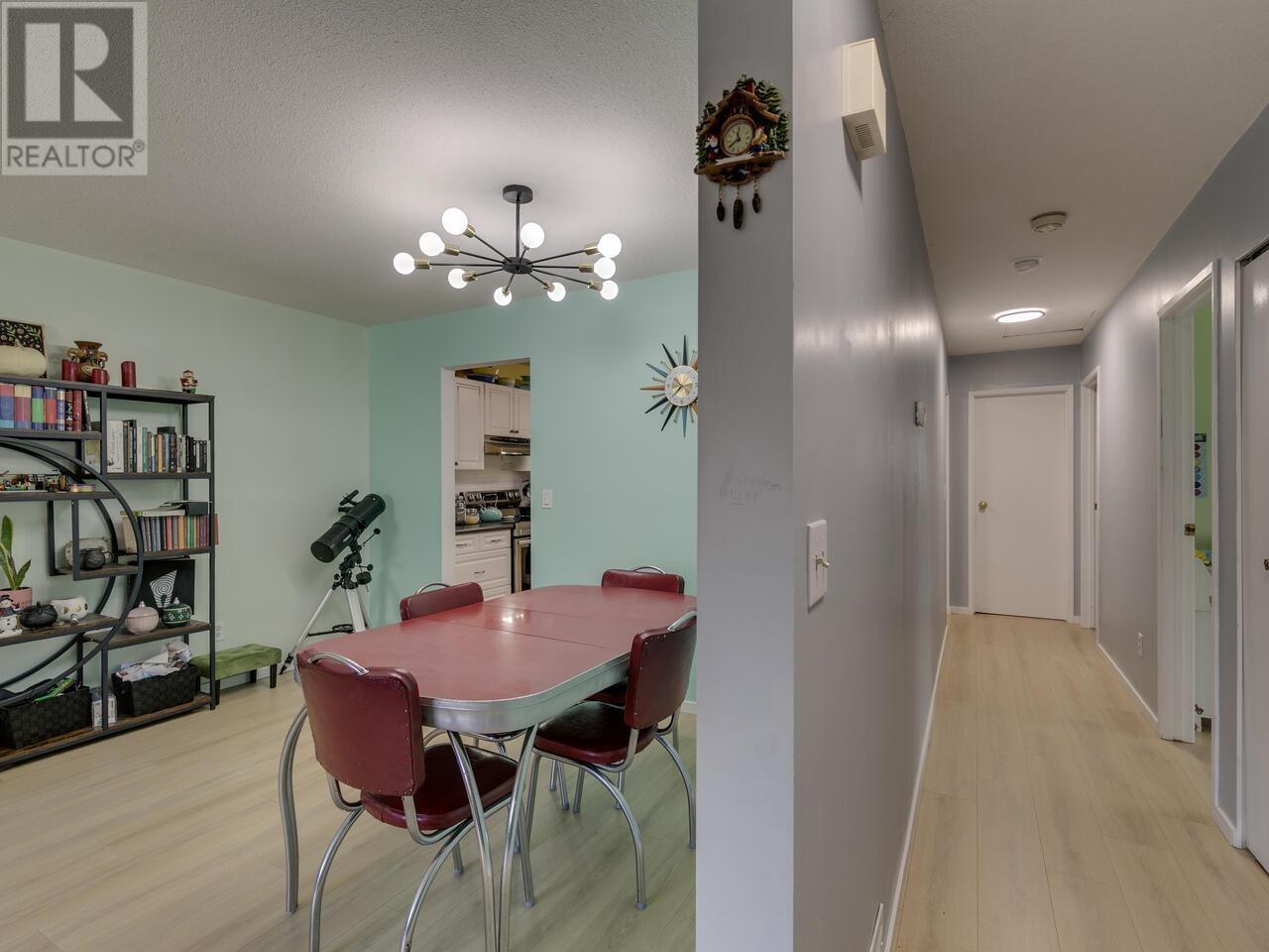 7445 Willard Street, Burnaby, British Columbia  V3N 2W2 - Photo 11 - R2971717