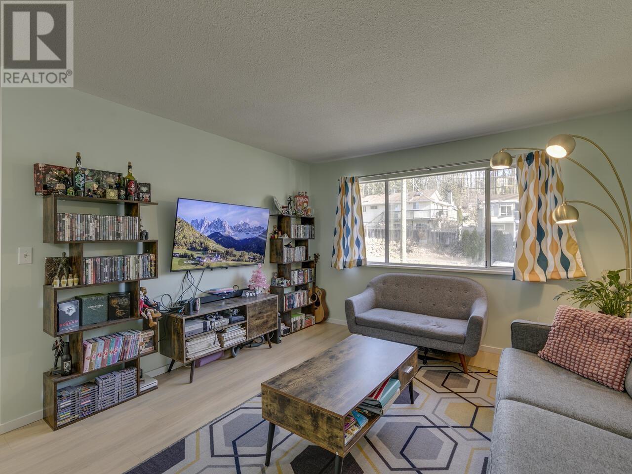 7445 Willard Street, Burnaby, British Columbia  V3N 2W2 - Photo 13 - R2971717