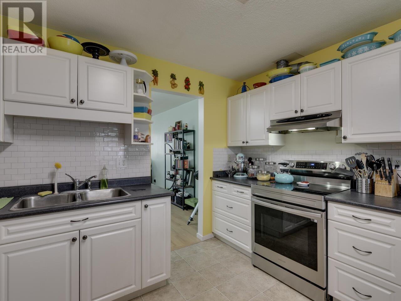 7445 Willard Street, Burnaby, British Columbia  V3N 2W2 - Photo 18 - R2971717