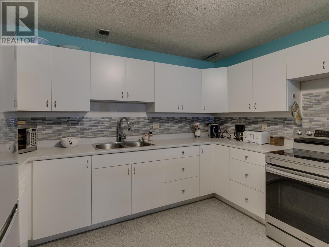 7445 Willard Street, Burnaby, British Columbia  V3N 2W2 - Photo 36 - R2971717