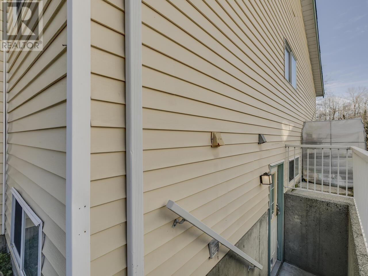 7445 Willard Street, Burnaby, British Columbia  V3N 2W2 - Photo 5 - R2971717