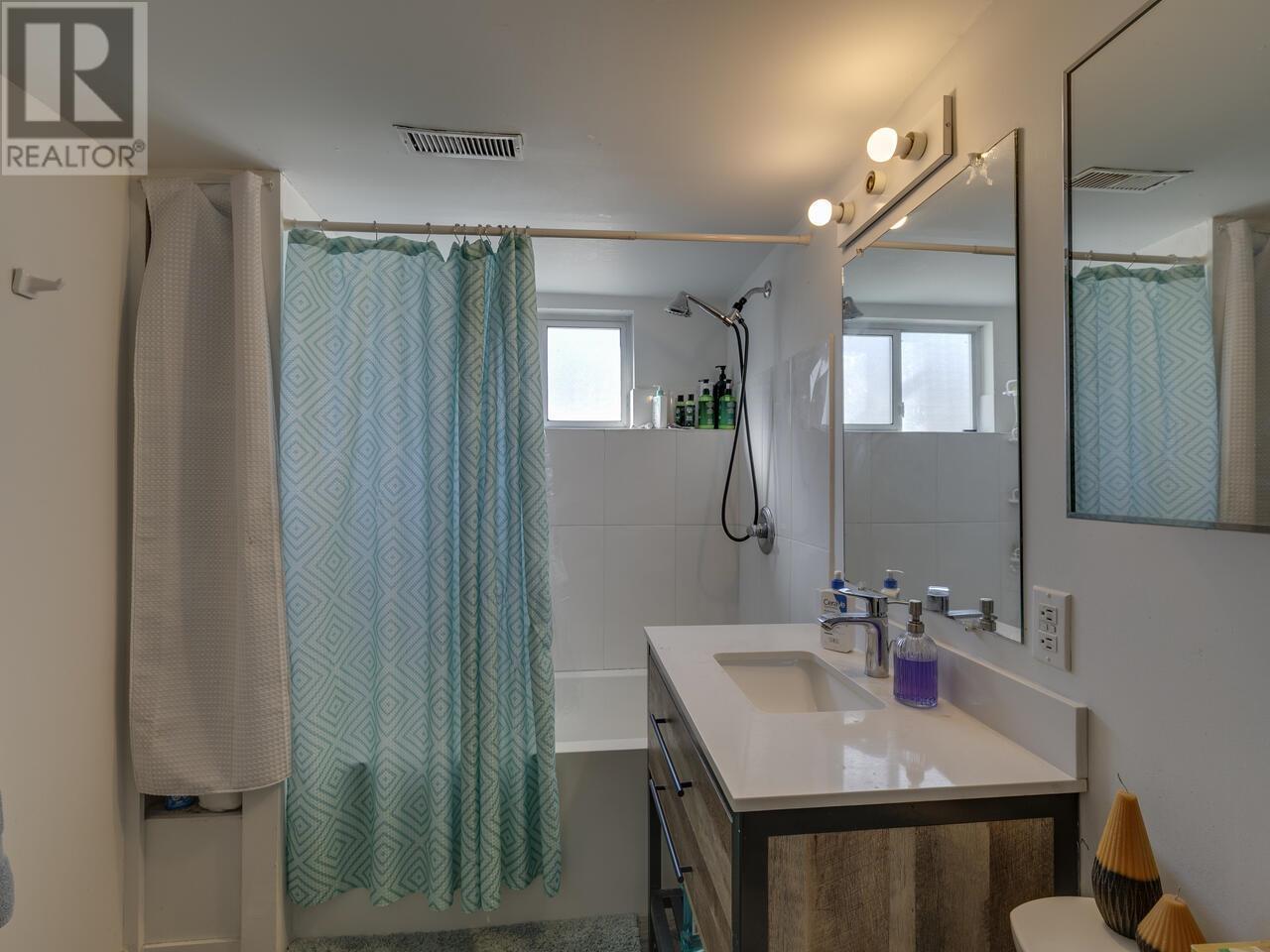 7445 Willard Street, Burnaby, British Columbia  V3N 2W2 - Photo 34 - R2971717