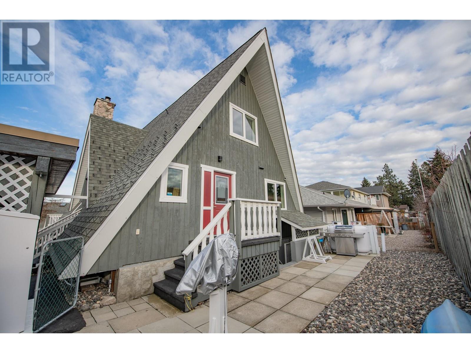 Property at 682 Cougar Street image 5