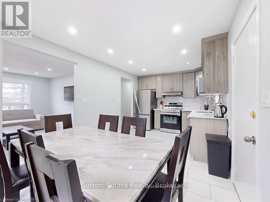 379 Isaac Street, South Bruce Peninsula, Ontario  N0H 2T0 - Photo 13 - X11994381