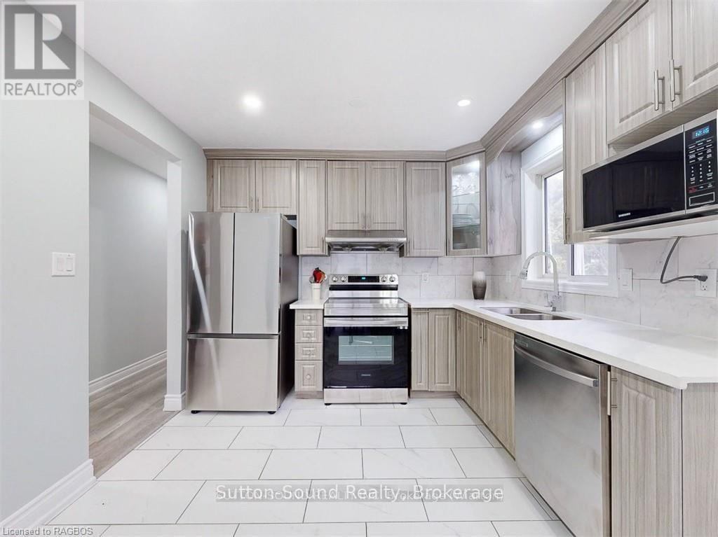 379 Isaac Street, South Bruce Peninsula, Ontario  N0H 2T0 - Photo 14 - X11994381