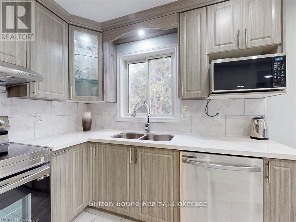 379 Isaac Street, South Bruce Peninsula, Ontario  N0H 2T0 - Photo 16 - X11994381