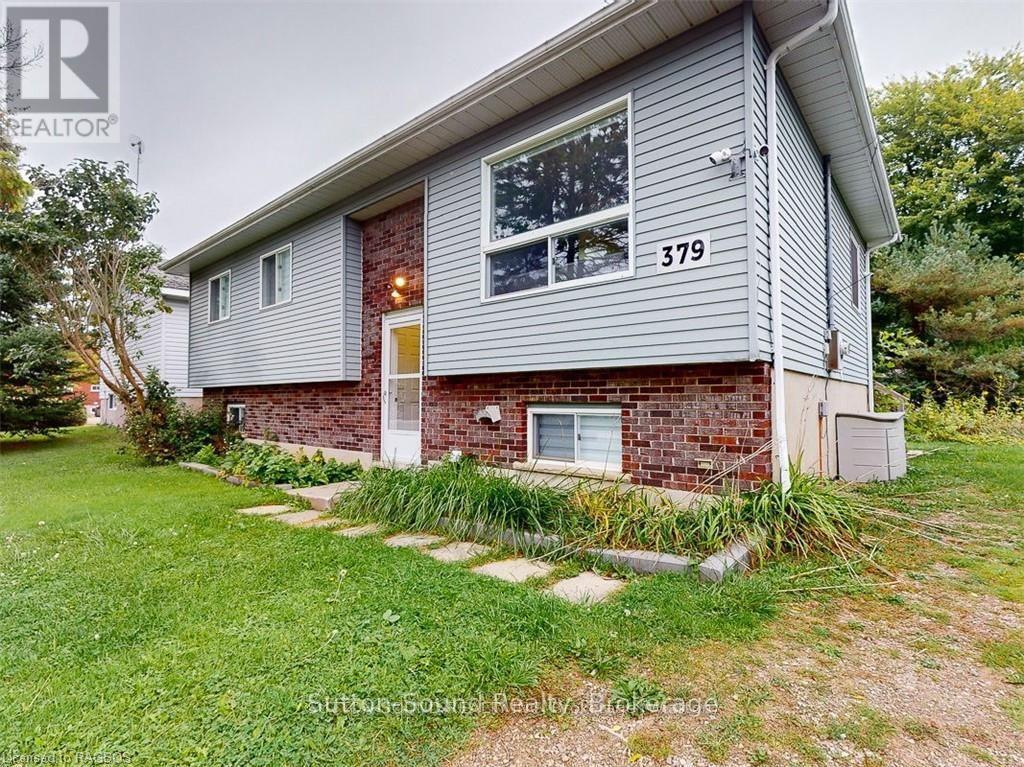 379 Isaac Street, South Bruce Peninsula, Ontario  N0H 2T0 - Photo 2 - X11994381