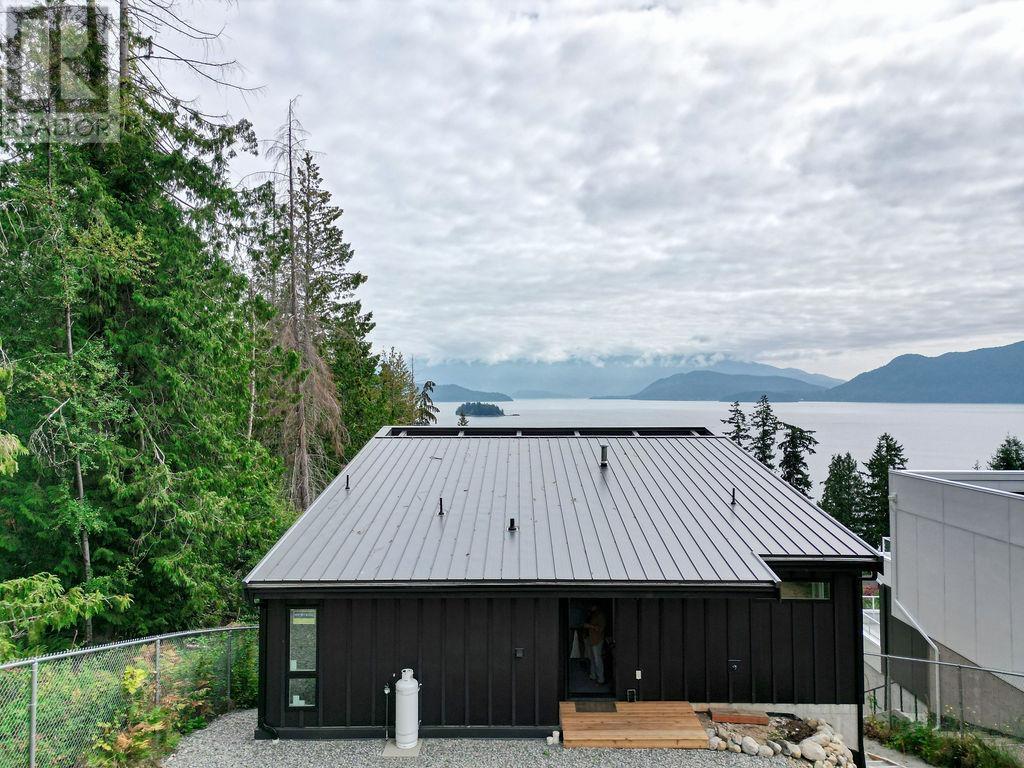 1829 North Road, Gibsons, British Columbia  V0N 1V1 - Photo 21 - R2962412