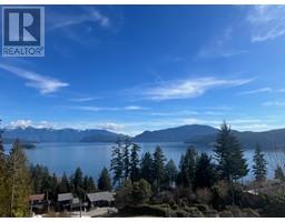 1829 North Road, Gibsons, Ca