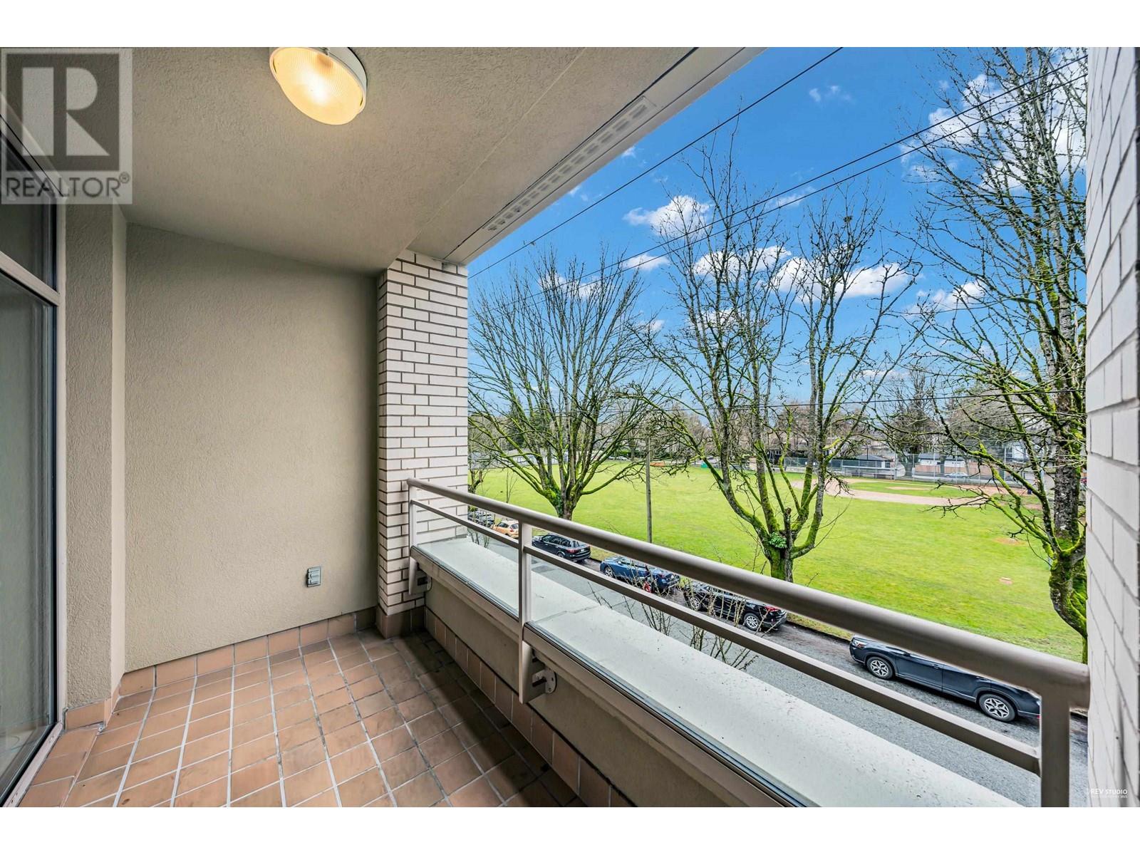 302 5700 Larch Street, Vancouver, British Columbia  V6M 4E2 - Photo 2 - R2971976