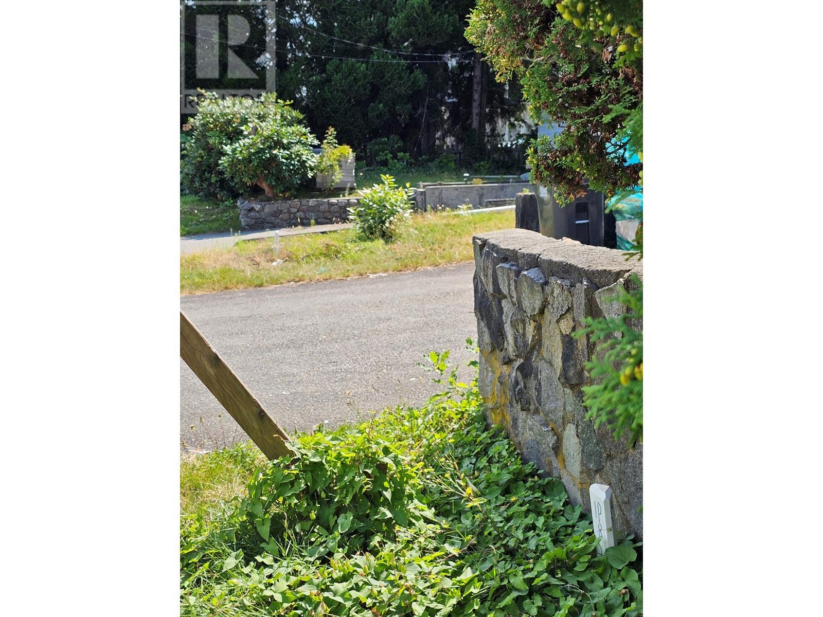1568 Pitt River Road, Port Coquitlam, British Columbia  V3C 1P2 - Photo 5 - R2971981