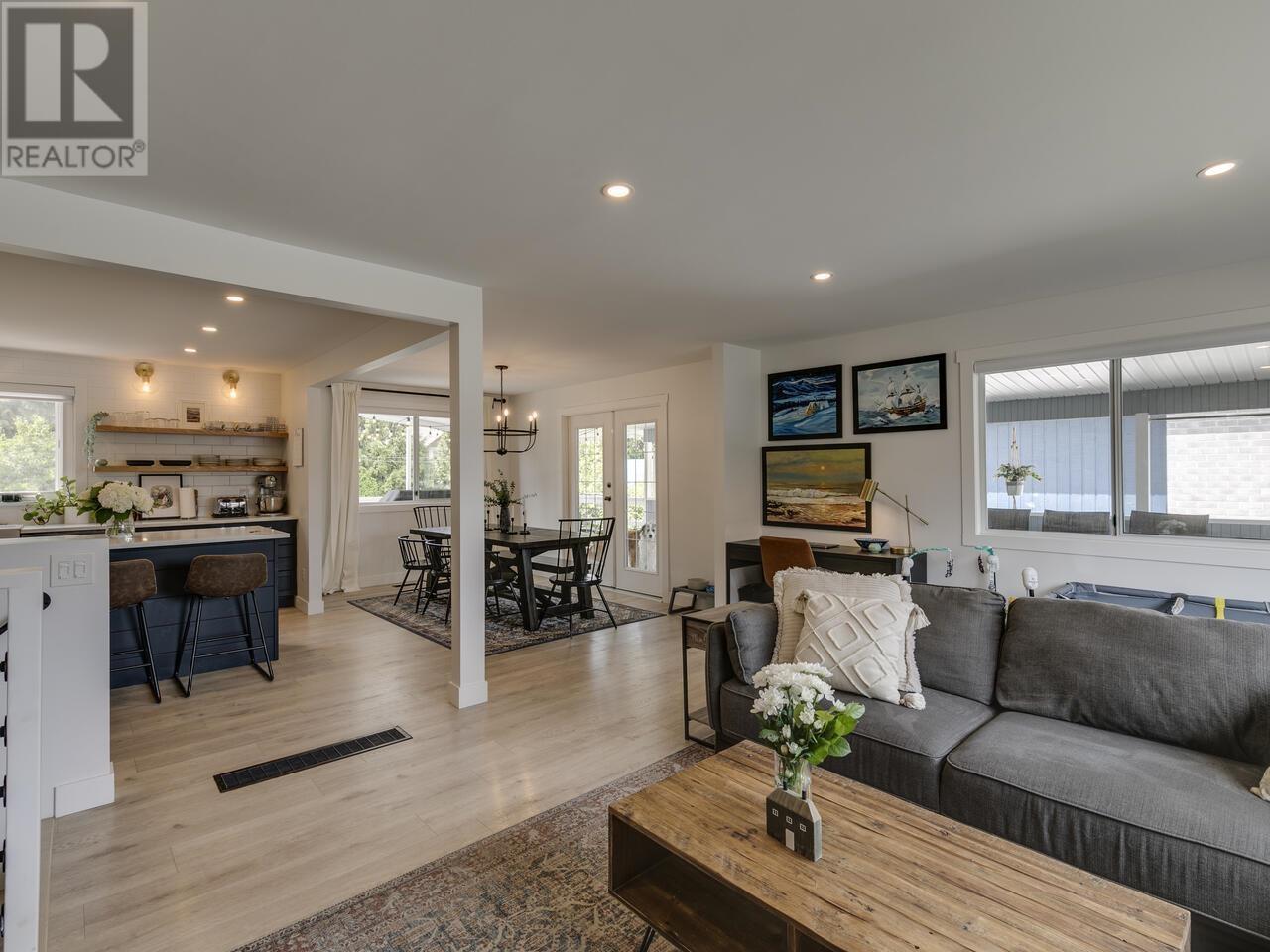 Property at 11823 STEPHENS STREET image 4