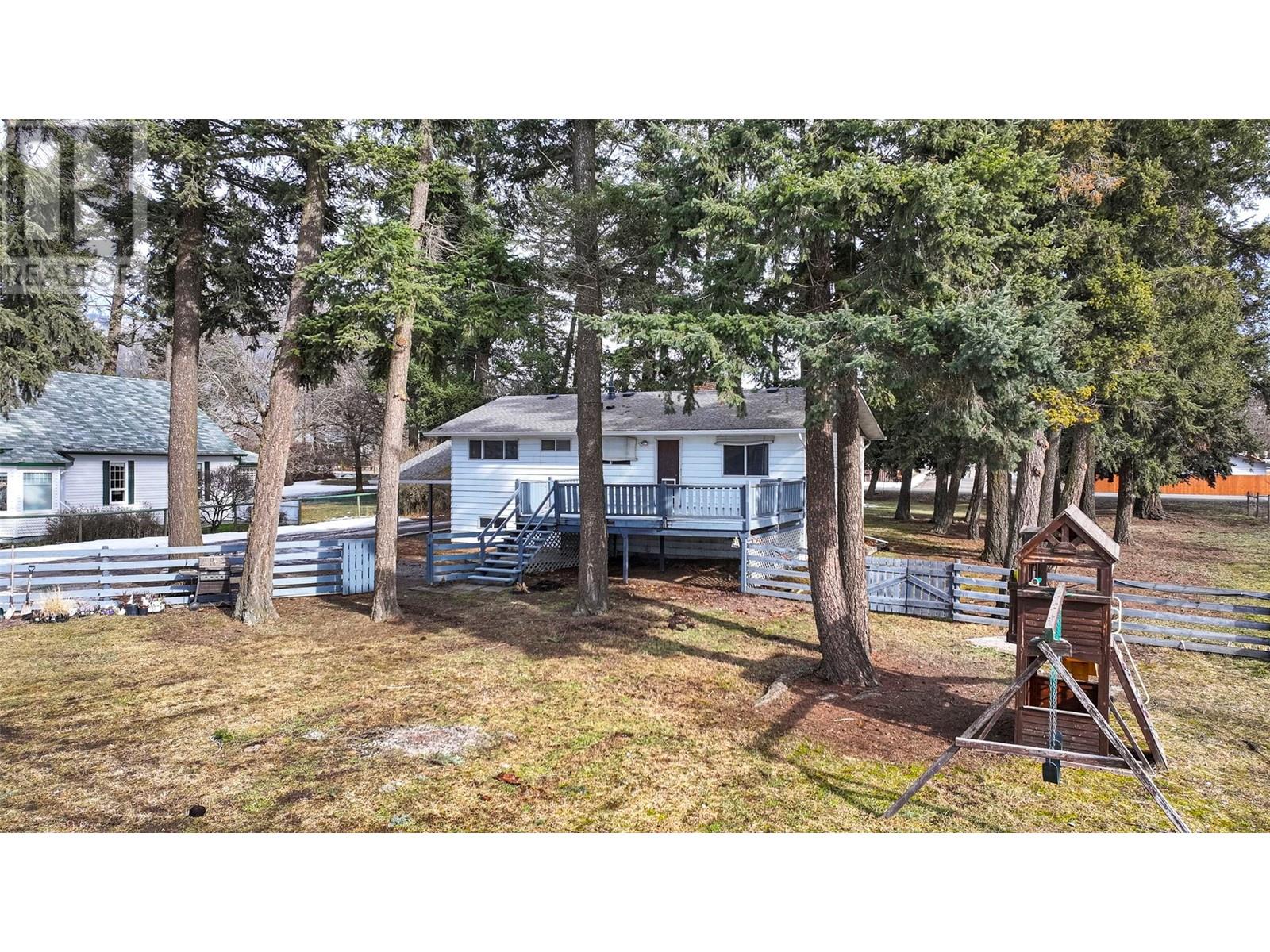 9742 Park Lane, Lavington, British Columbia  V1B 3E5 - Photo 8 - 10335184