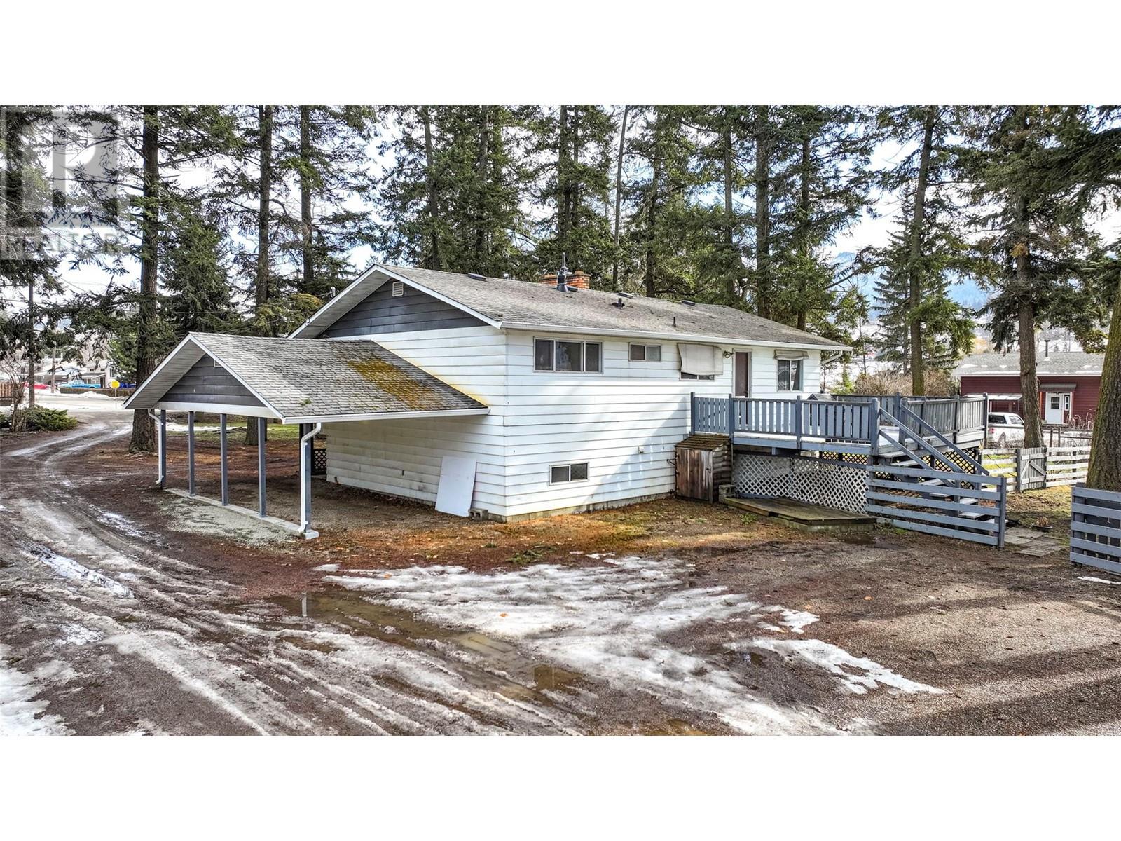 9742 Park Lane, Lavington, British Columbia  V1B 3E5 - Photo 6 - 10335184