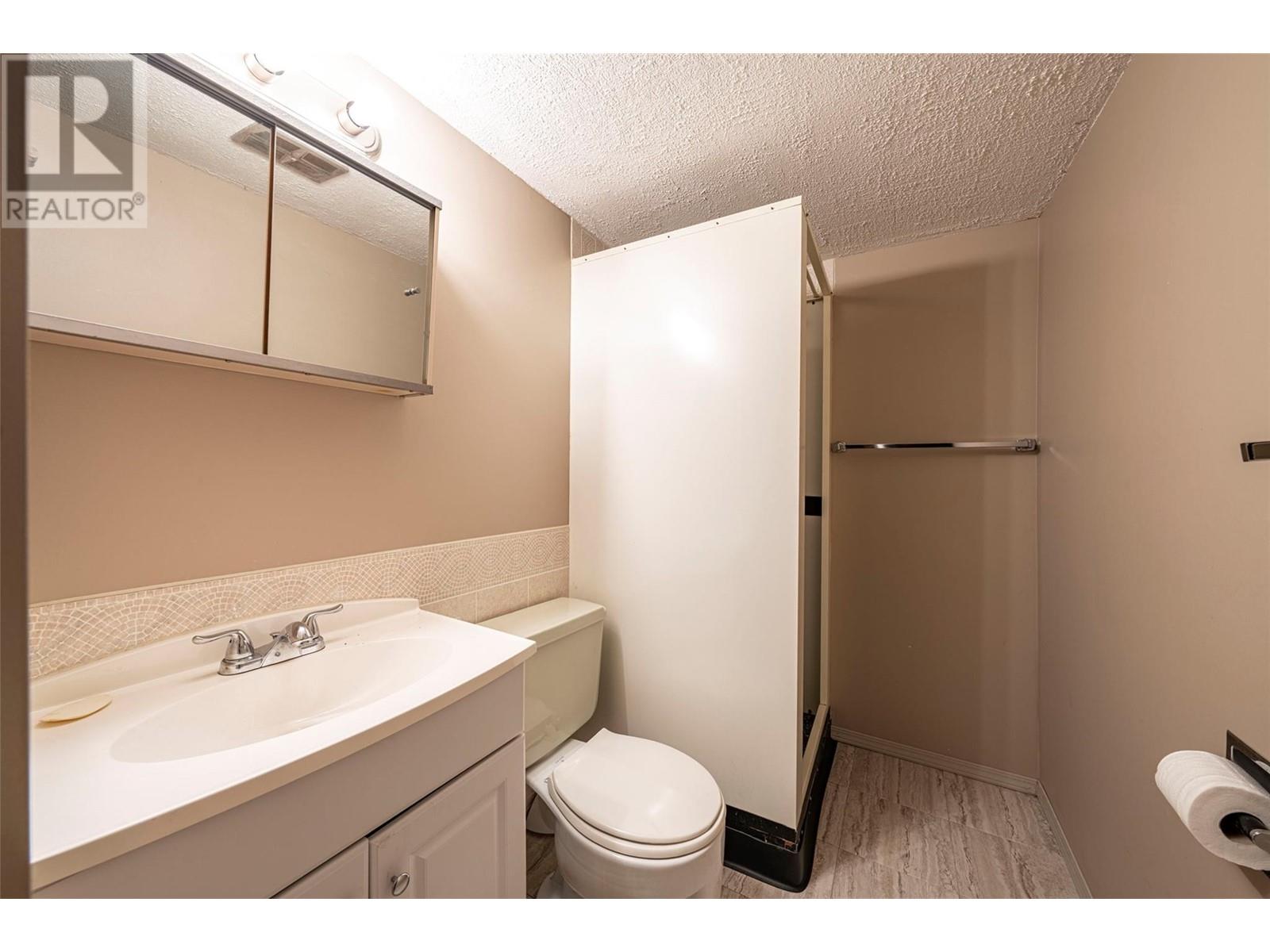 9742 Park Lane, Lavington, British Columbia  V1B 3E5 - Photo 37 - 10335184