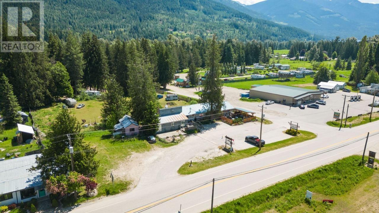 16070 3a Highway, Crawford Bay, British Columbia  V0B 1E0 - Photo 23 - 10337093