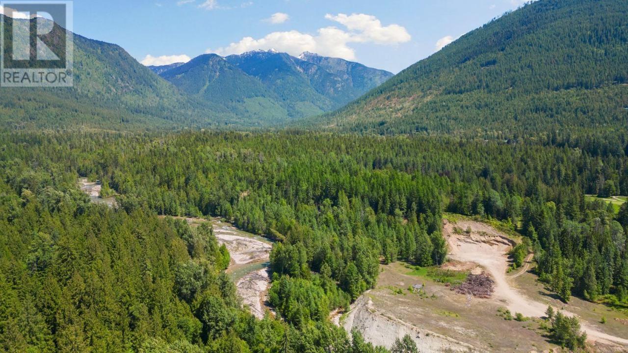 16070 3a Highway, Crawford Bay, British Columbia  V0B 1E0 - Photo 14 - 10337093