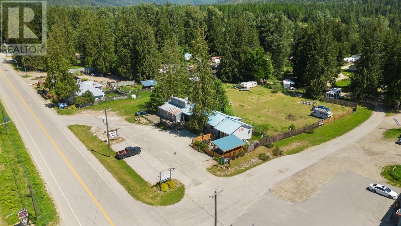 16070 3a Highway, Crawford Bay, British Columbia  V0B 1E0 - Photo 25 - 10337093