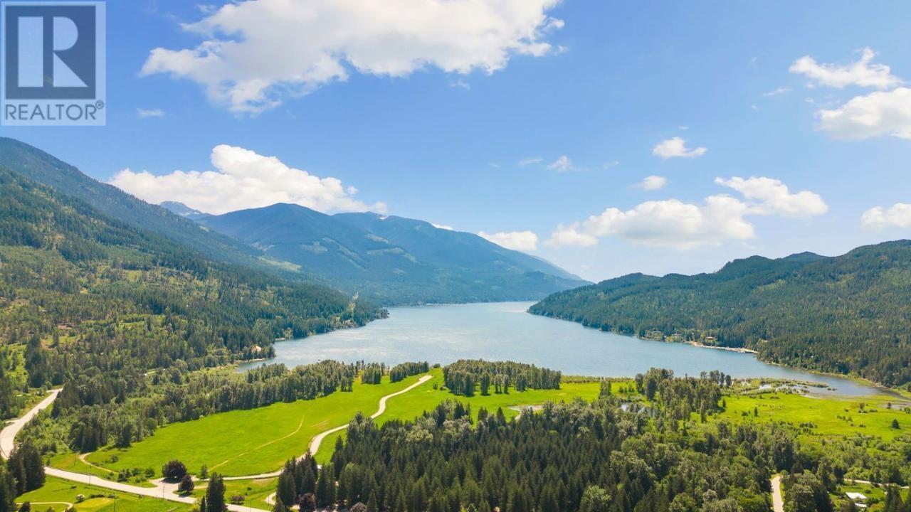 16070 3a Highway, Crawford Bay, British Columbia  V0B 1E0 - Photo 15 - 10337093