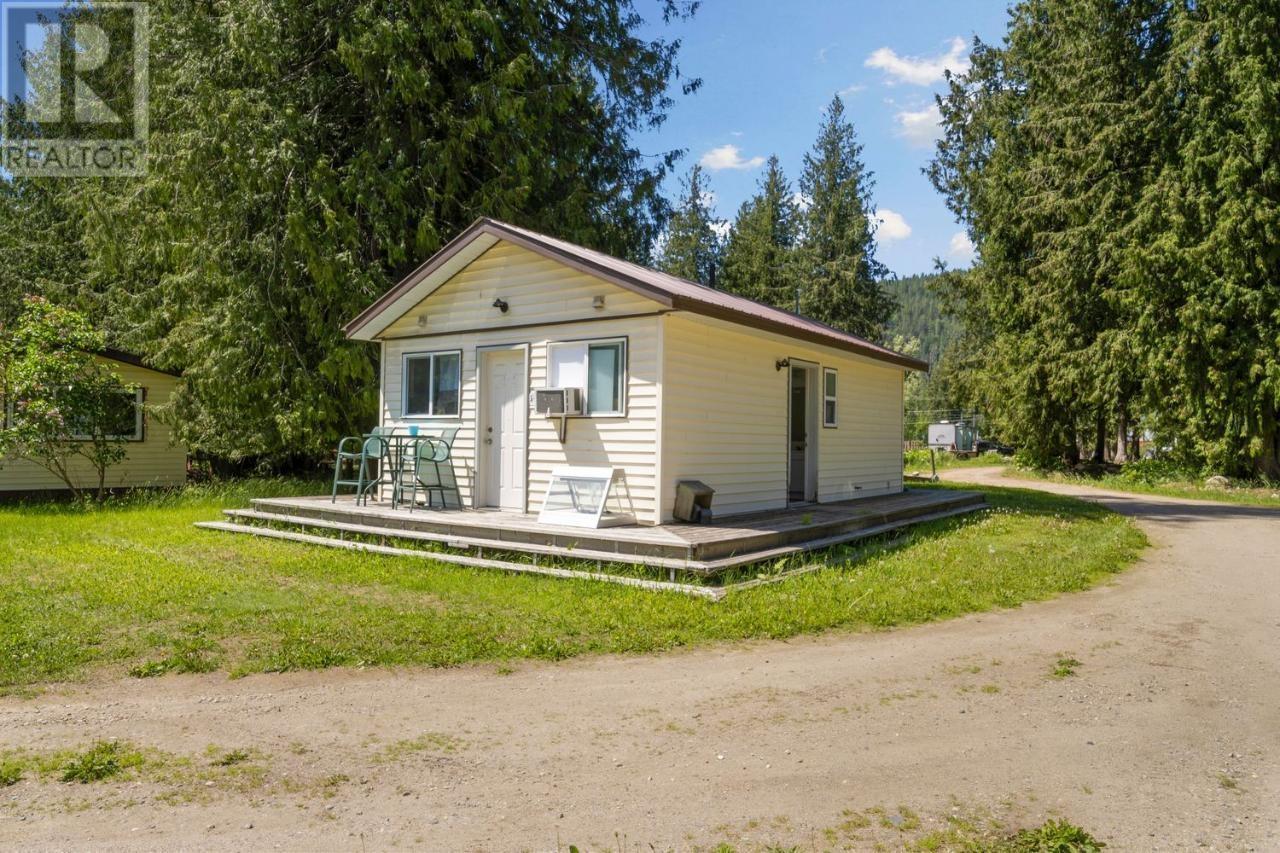16070 3a Highway, Crawford Bay, British Columbia  V0B 1E0 - Photo 8 - 10337093