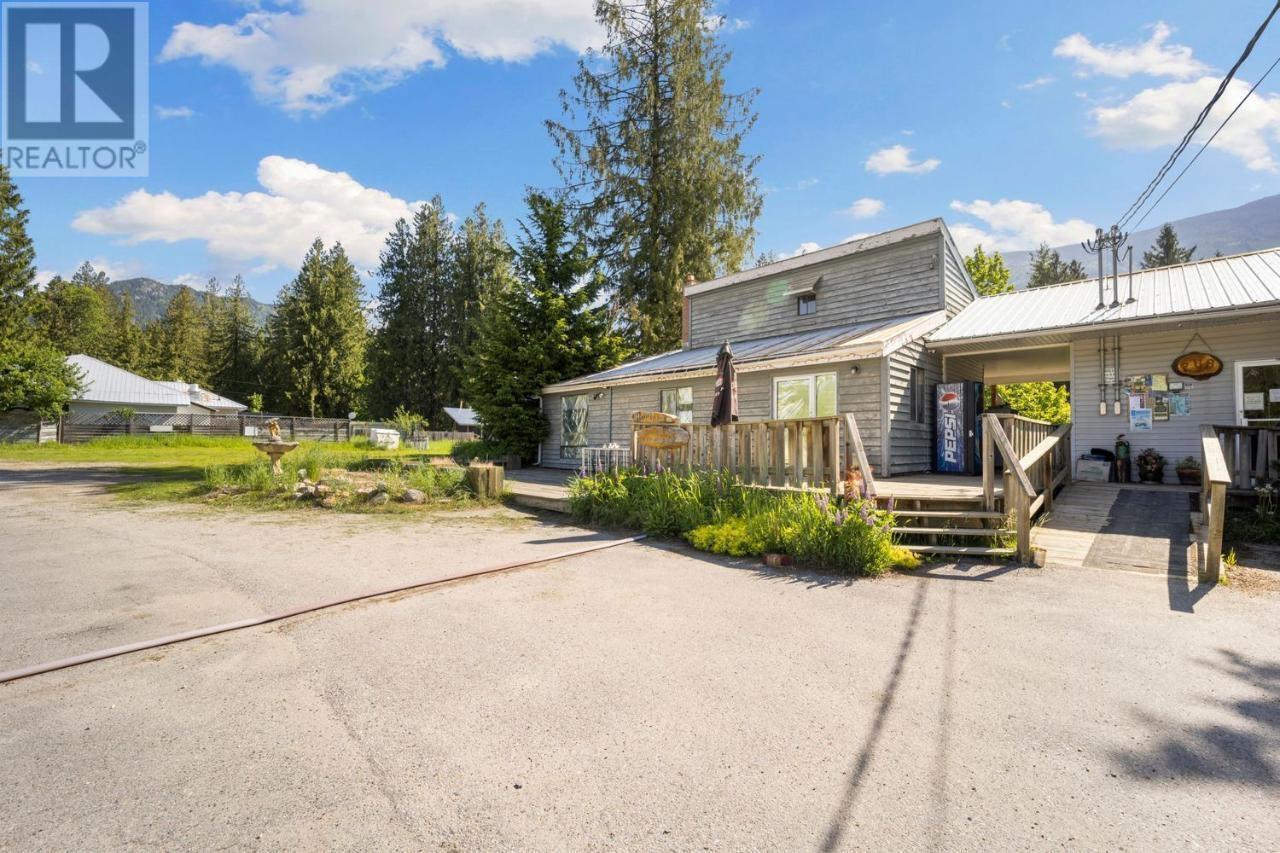16070 3a Highway, Crawford Bay, British Columbia  V0B 1E0 - Photo 65 - 10337093