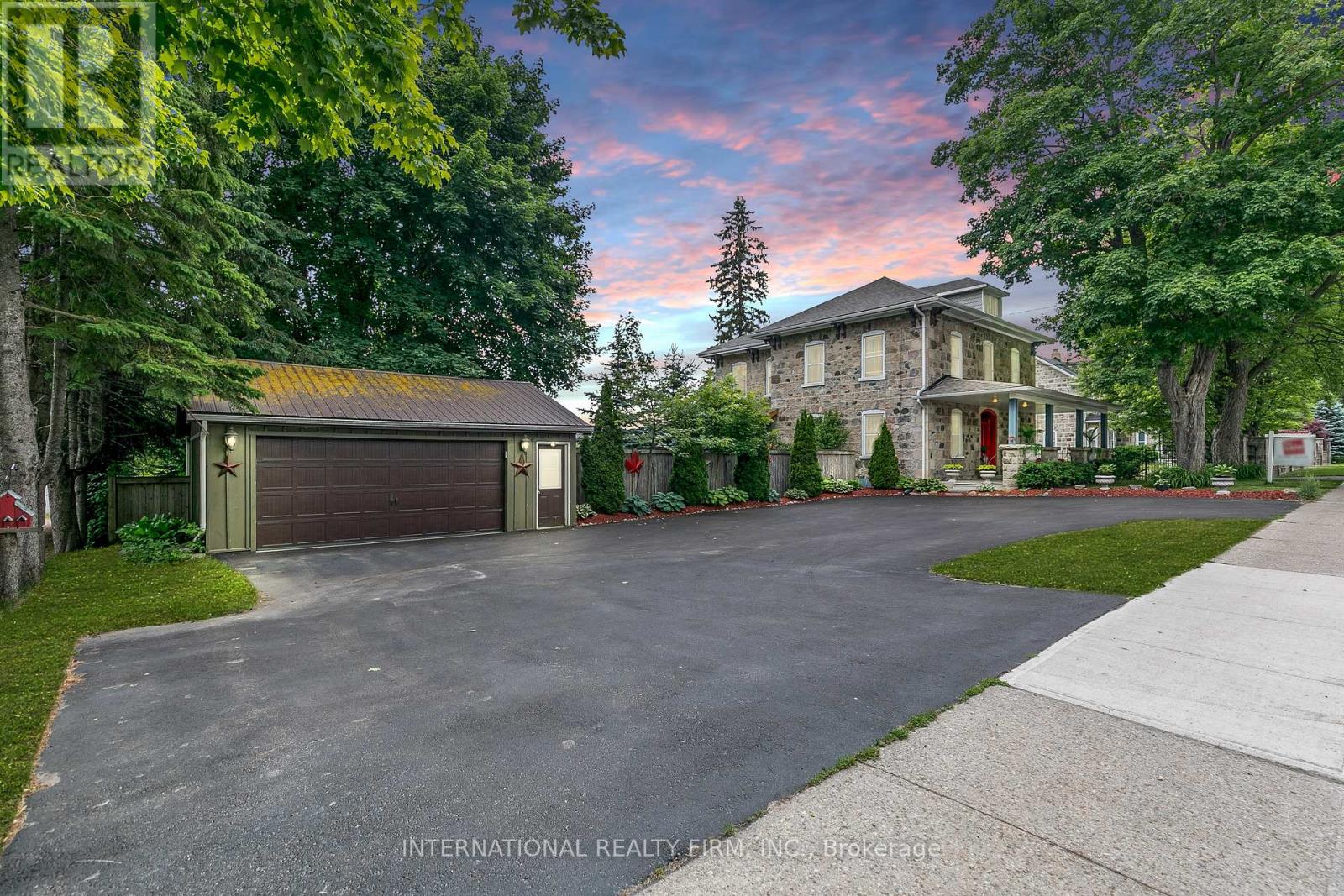Property at 261 SMITH STREET image 2