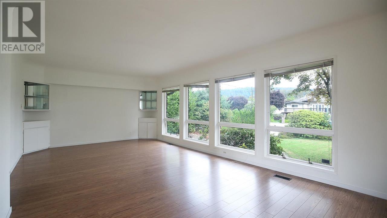 1461 Sherlock Avenue, Burnaby, British Columbia  V5A 2M9 - Photo 7 - R2971141