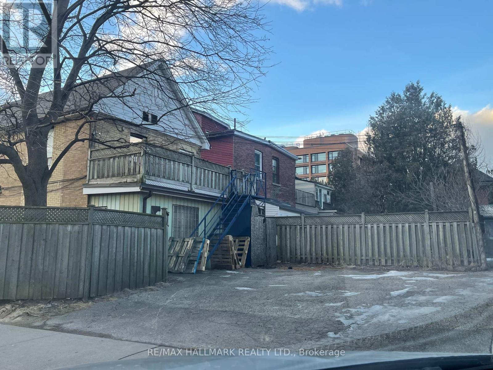 675 Broadview Avenue, Toronto, Ontario  M4K 2P4 - Photo 3 - E11994460