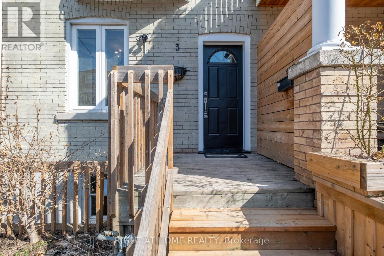 Main - 3 Muriel Avenue, Toronto, Ontario  M4J 2X8 - Photo 2 - E11994486