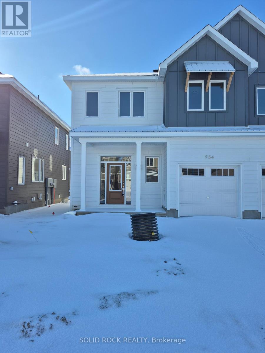 954 Seagrave Lane, Ottawa, Ontario  K0A 2Z0 - Photo 1 - X11994507