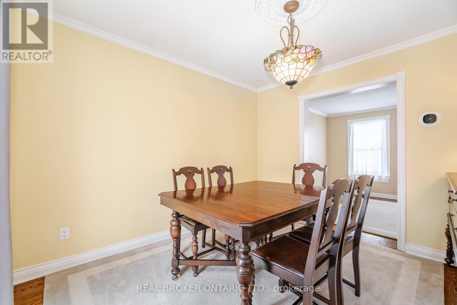 28 Parkview Place, Brampton, Ontario  L6W 2G3 - Photo 6 - W11994531