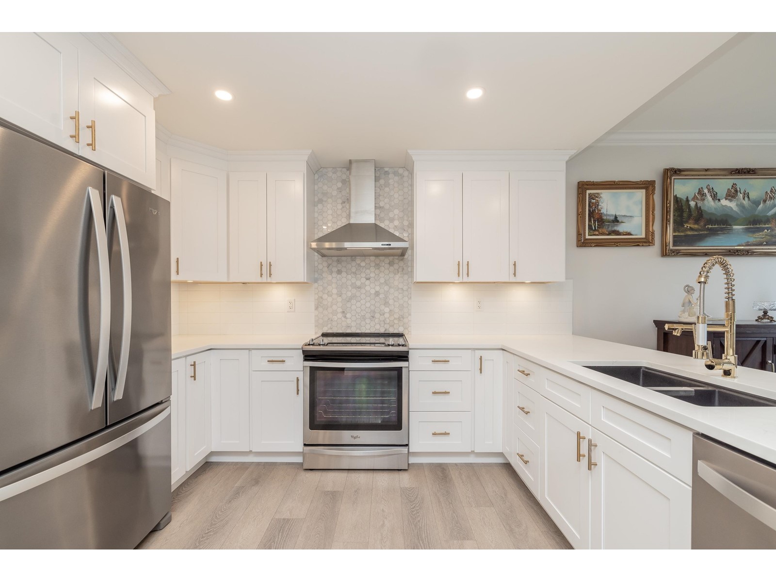 Property at 411 1785 MARTIN DRIVE image 3