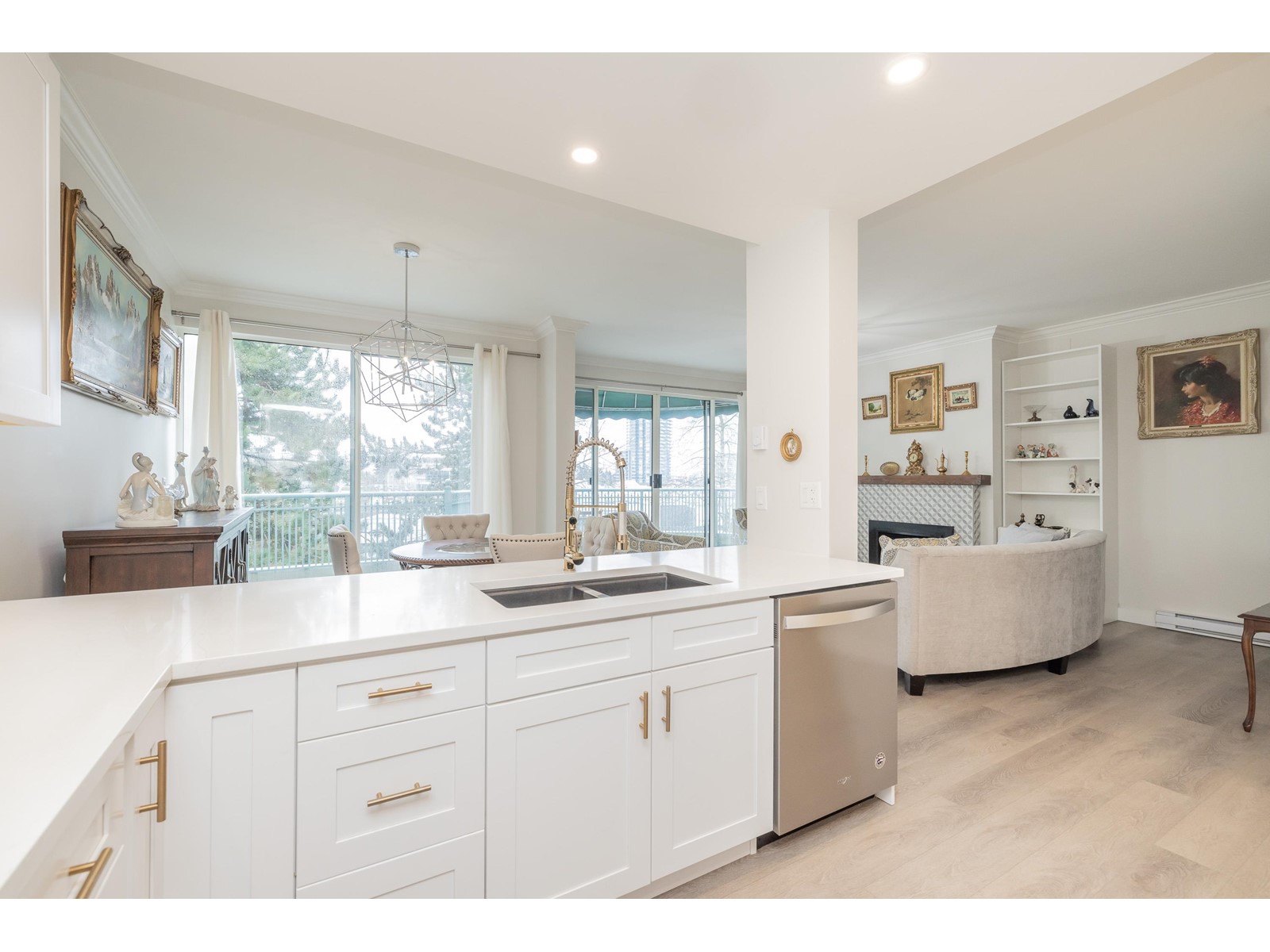 Property at 411 1785 MARTIN DRIVE image 4